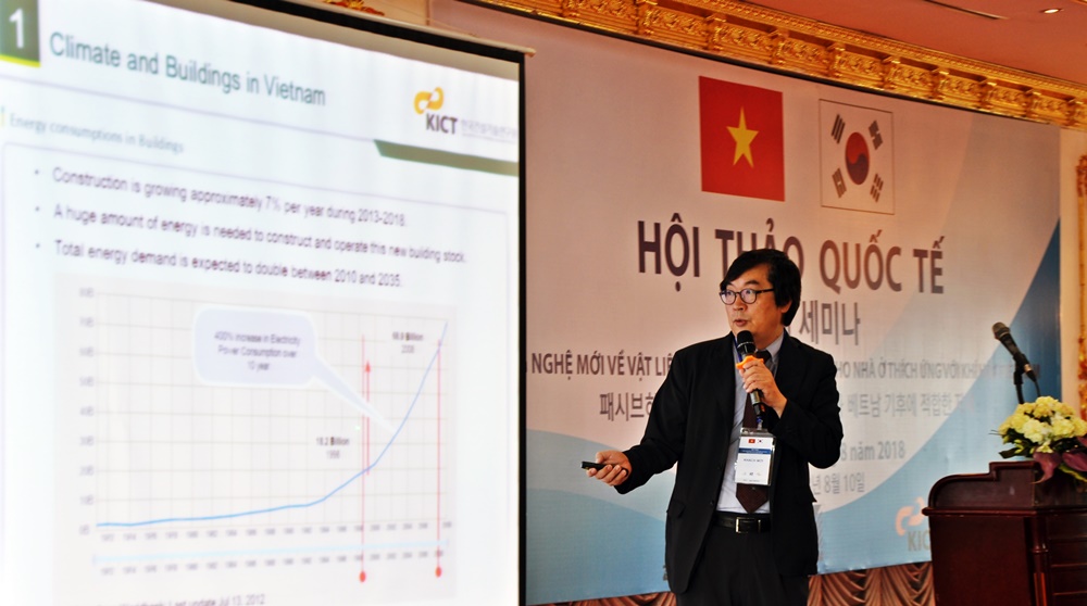 vibm-Hoi-thao-Quoc-te-10-8-2018_8 Hội thảo quốc tế “Công nghệ mới về vật liệu xây dựng và giải pháp cho nhà ở thích ứng khí hậu Việt Nam”